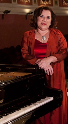 La pianista y compositora Costarricense “Pilar Aguilar Muñoz” inicia su residencia compositiva con el maestro Adolf Pla