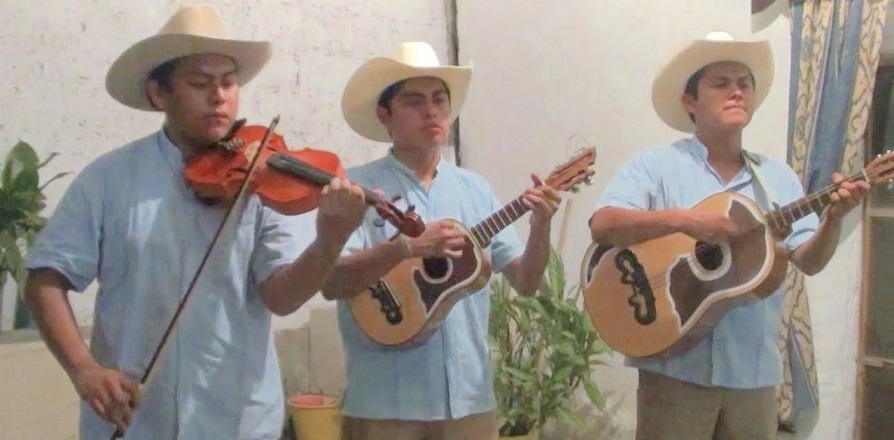 El trío Mexicano “Cantores del Son” lleva el Son Huasteco a Colombia