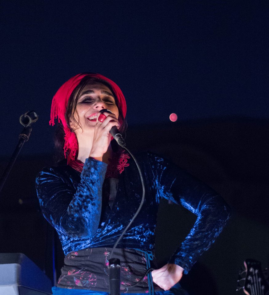 Desde Pernambuco, Brasil RENATA ROSA lleva su sorprendente propuesta artística a Chile