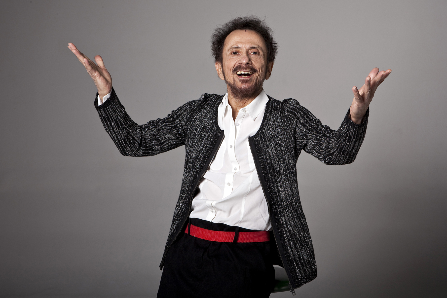 Llega a la Argentina el gran TOM ZÉ. Un artista fundamental de la historia musical de Brasil