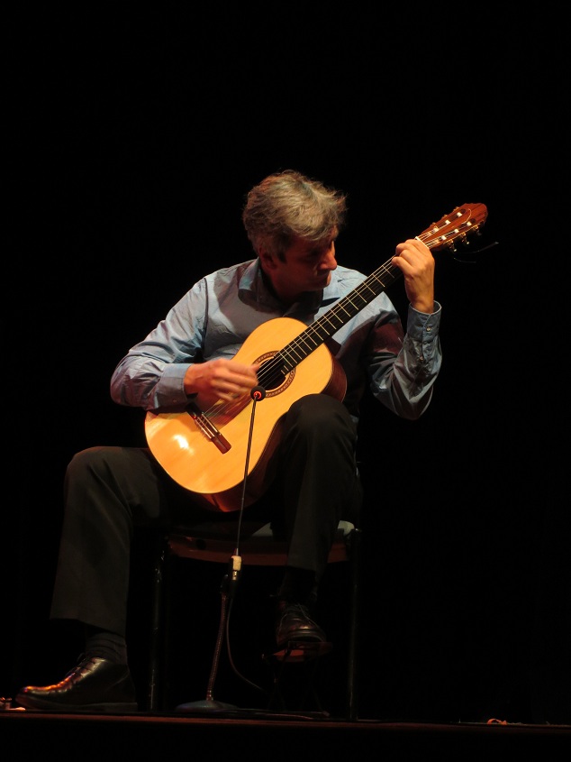 El guitarrista argentino Ernesto Méndez participará de la Semana Académica de la Universidad Federal de Pelotas, Brasil