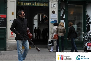 Con el fin de profundizar su conocimiento sobre las músicas del continente americano el cantautor argentino/ecuatoriano Alberto Caleris inicia su residencia artística en Perú