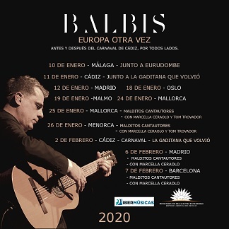 El gran murguista uruguayo Alejandro Balbis sube al escenario del Carnaval de Cádiz, España, reafirmando los profundos lazos carnavaleros y murgueros existentes entre esa ciudad y Montevideo