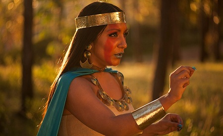 Sylvia Falcón, la polifacética soprano lírica andina emprende un viaje que la llevará por ciudades del interior de la provincia de Buenos Aires para mostrar su impactante propuesta en Argentina