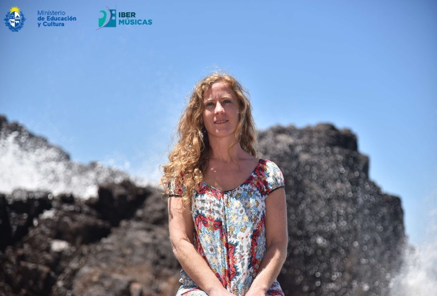 Desde Uruguay Analía Cherñavsky apresenta novos capítulos de “Arriba la mezcla!” recitais didácticos sobre a cantautoría no Uruguai