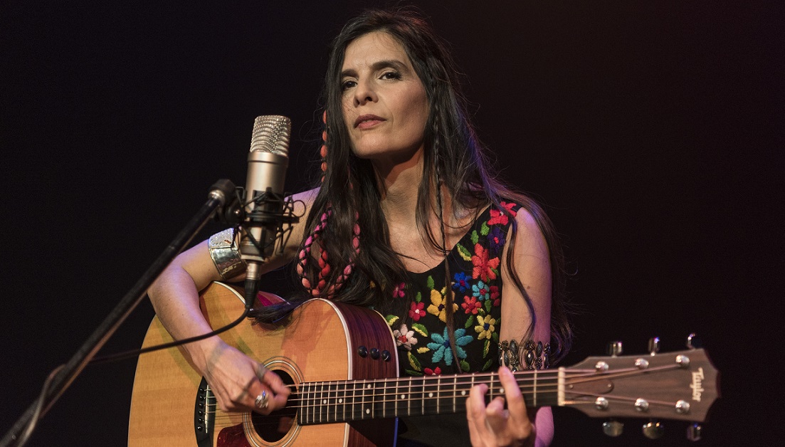 “Juliana y el Pájaro Trueno” da artista argentina Débora Infante é a canção vencedora do concurso ibero-americano La Guarania, banda sonora do Paraguai para o mundo