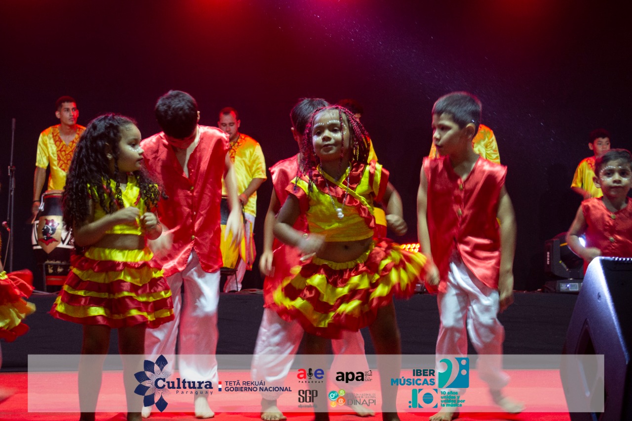 O grupo tradicionalista San Baltazar de Kamba Kua se apresenta na Argentina