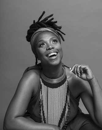 Karyna Gomes, artista da Guiné-Bissau residente em portugal, vai levar sua música para Chile, Colômbia e Brasil