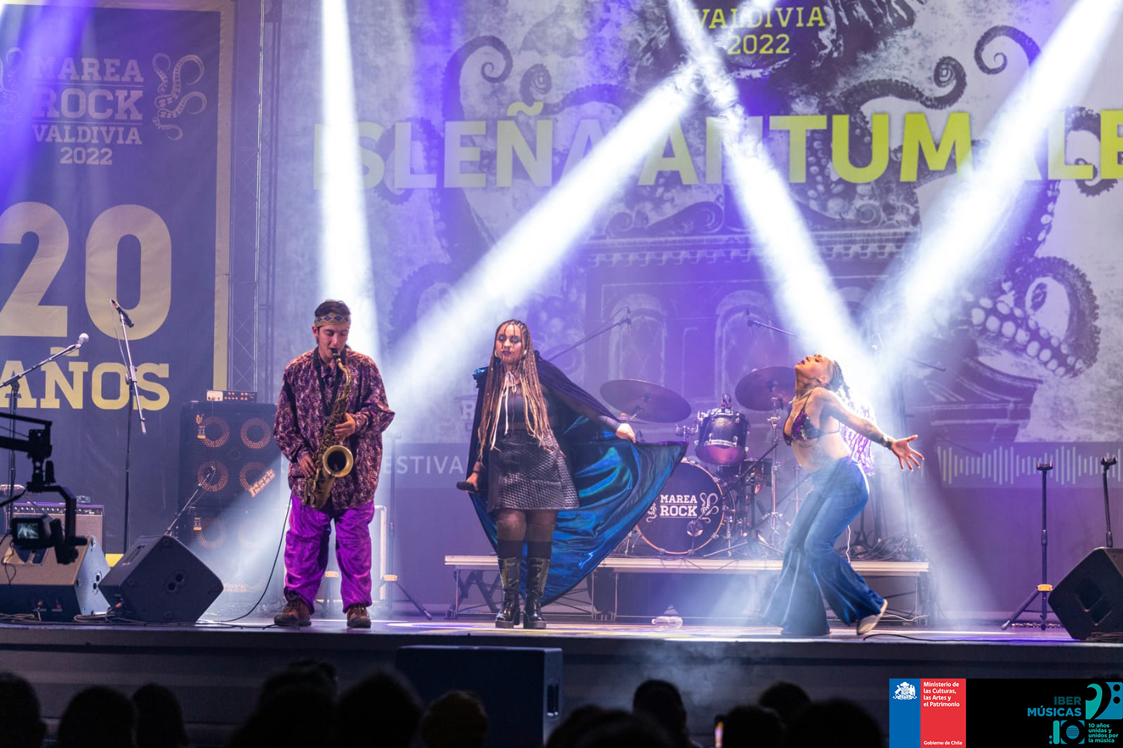 A jovem cantora chilena Isleña Antumalen participará do Indie Rocks Forum na Cidade do México