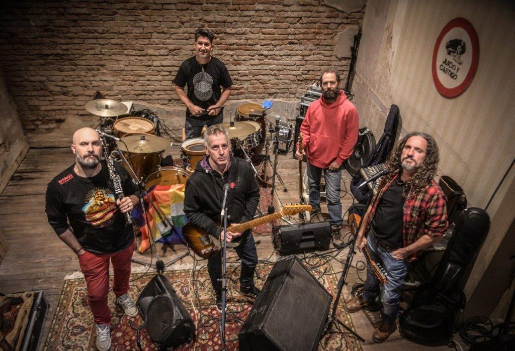 A banda argentina Arbolito comemora 25 anos apresentando-se pela primeira vez na Bolívia