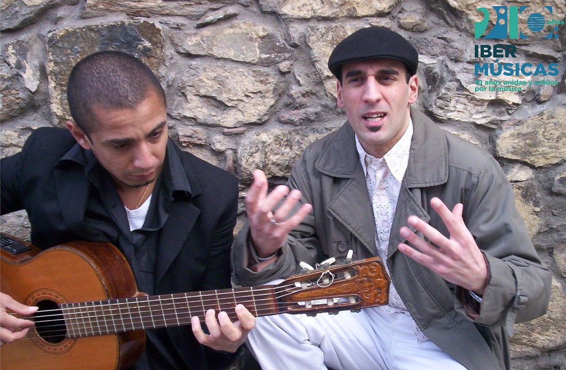 A dupla “Tango que contar”, que reúne um cantor uruguaio e um violonista argentino, apresenta seu novo álbum