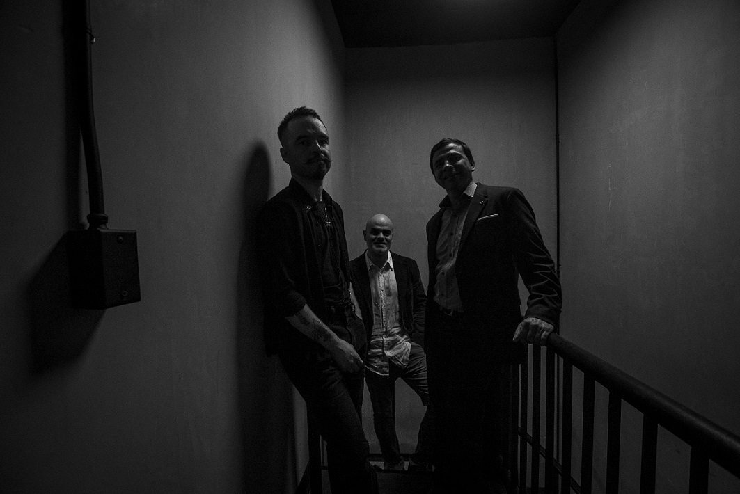 O trio costa-riquenho Reverso anuncia a sua digressão pelas salas espanholas