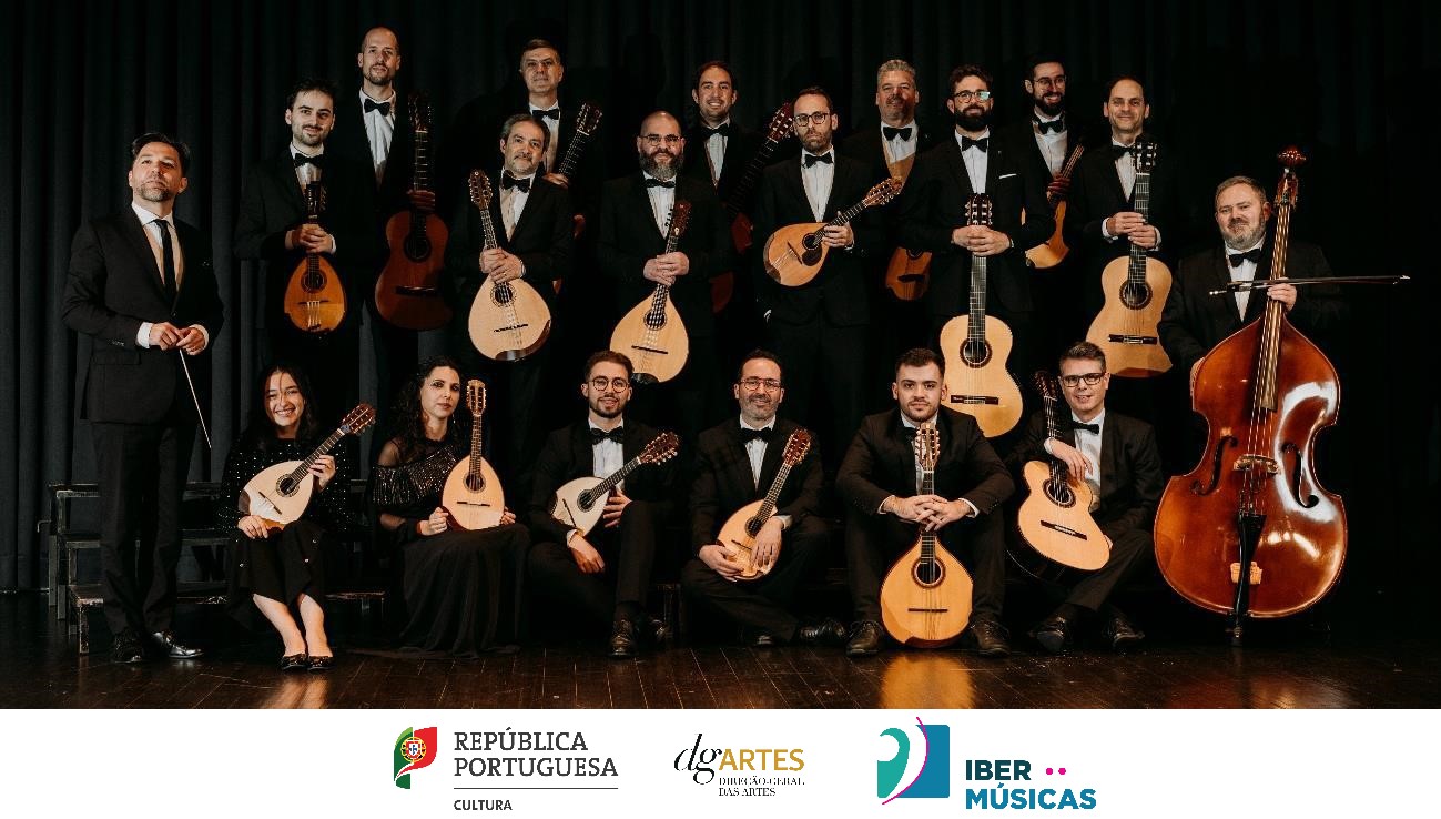 A Orquestra Portuguesa de Guitarras e Bandolins apresenta seu espetáculo junto ao grande bandolinista brasileiro Hamilton de Holanda