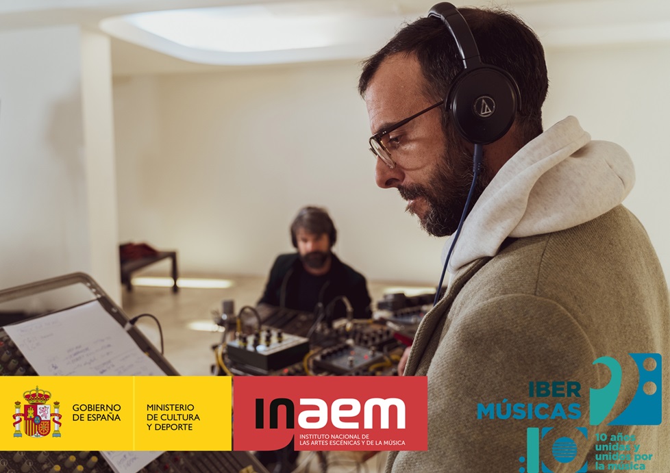 Edurne Arizu, da Espanha, juntamente com Tomi Lebrero e Segundo Bercetche, ambos da Argentina, acabaram sua pesquisa com instrumentos de fole