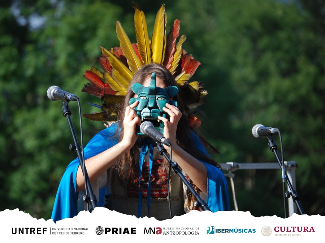 O Museu Nacional de Antropologia do México recebe os etnomusicólogos argentinos María Emilia Sosa Cacace e Alejandro Iglesias Rossi para o seu projeto de recuperação do património sonoro maia