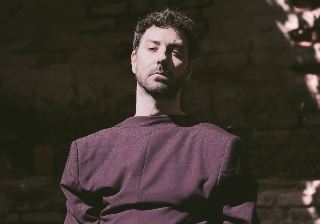 El músico español Vicente Navarro, realiza una amplia gira con destinos en Colombia, Brasil y México