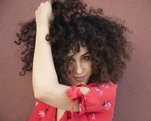 Hoy recomendamos la playlist “Fronteras de viento” creada por Cristina Clara de Portugal para Identidades Sonoras II