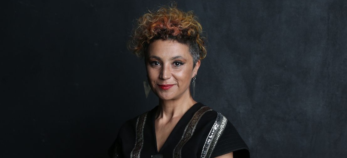 A cantora e compositora argentina Luciana Jury realiza uma turnê com apresentações em diversos palcos da Espanha