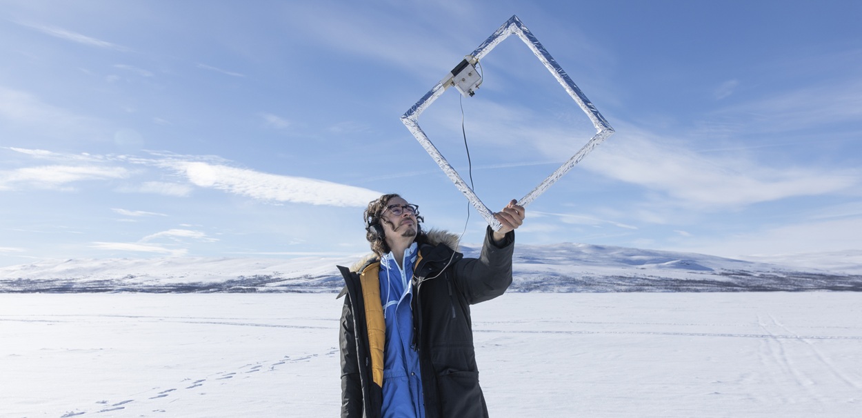O investigador espanhol Mateo Mena inicia as suas residências na BASE-Tsonami Arte Sonoro (Valparaíso) e no Liquen Lab (Punta Arenas), no Chile, para criar e montar a obra performativa “Aurora Consurgens”