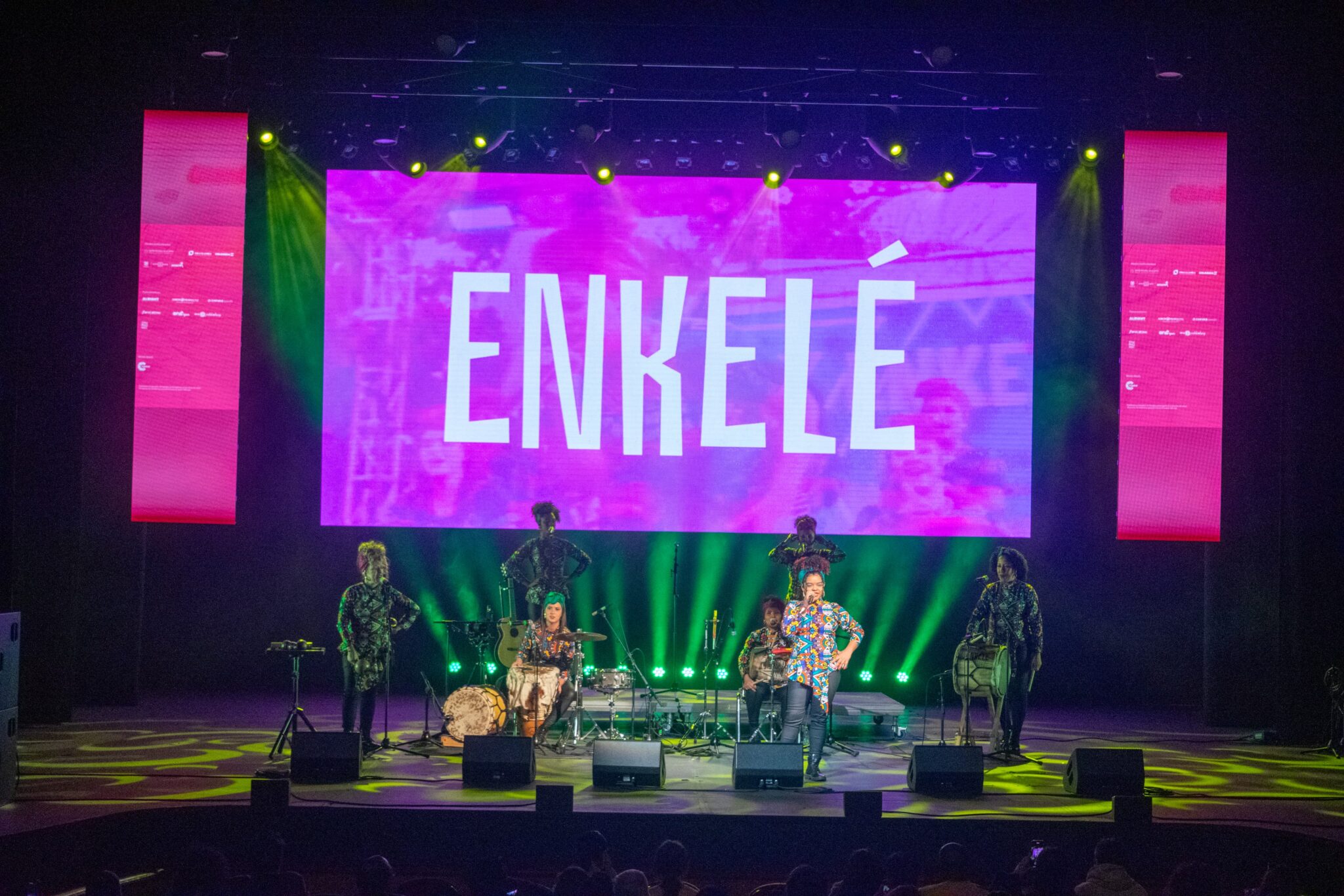 Enkelé (Colômbia) – Turnê “Pa’ la cima” – Brasil, Costa Rica e México